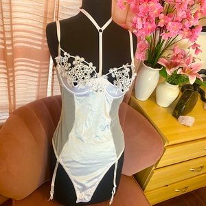 NWOT Sheer lace and satin yandy teddy